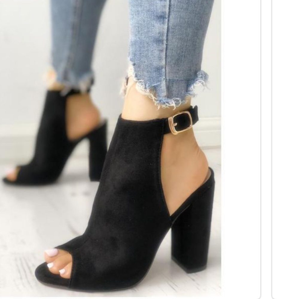 Black open toe sandle